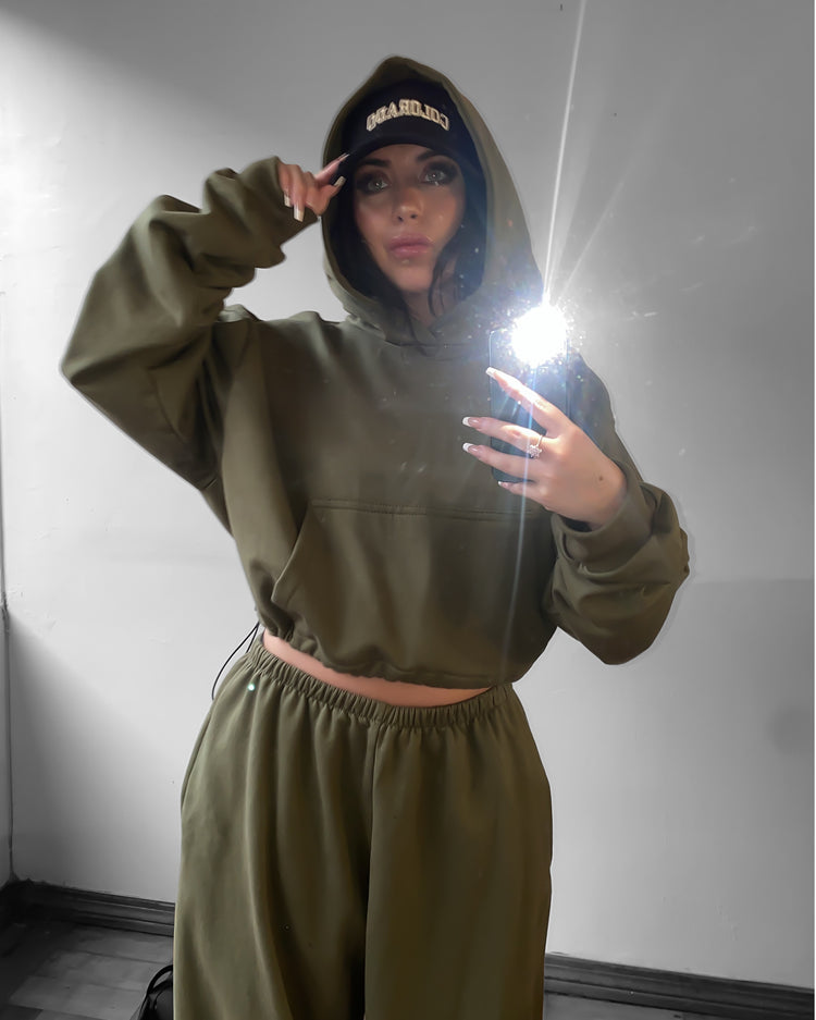 Conjunto pantalón básico pretina angosta + cropped hoodie