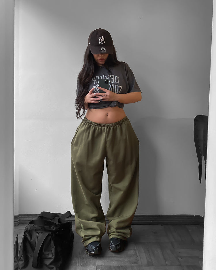 Pantalón buzo pretina angosta unisex
