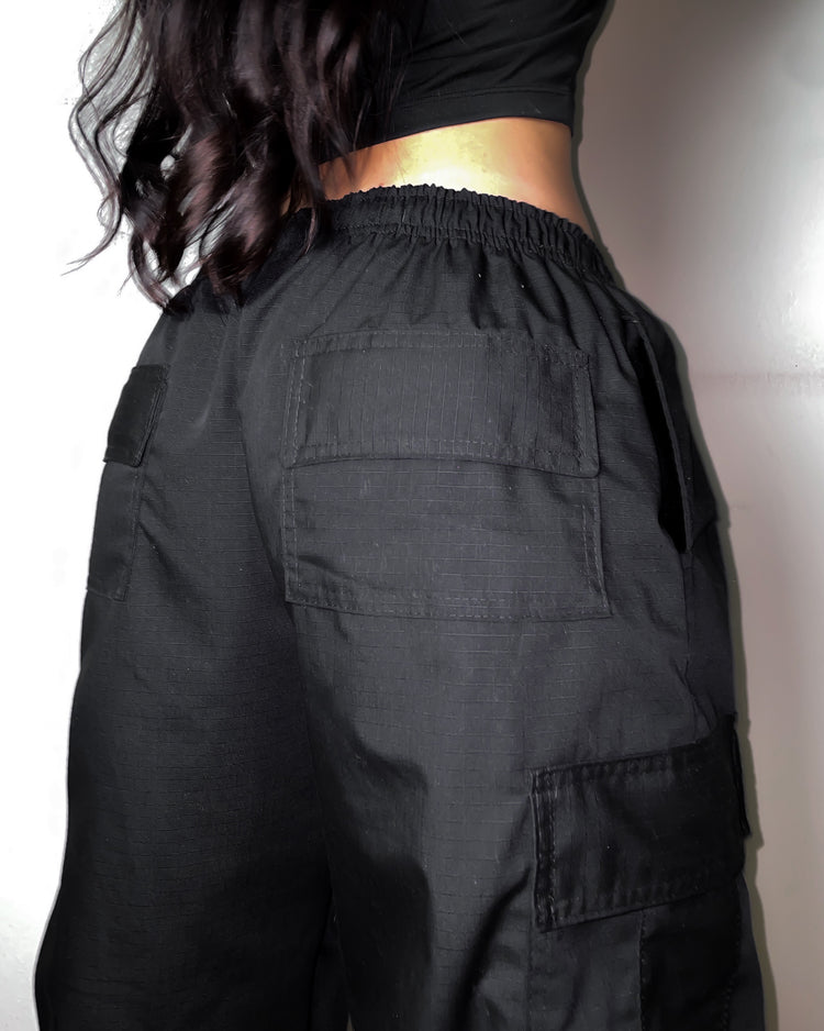 PANTALÓN CARGO NEGRO repelente al agua//windproof unisex