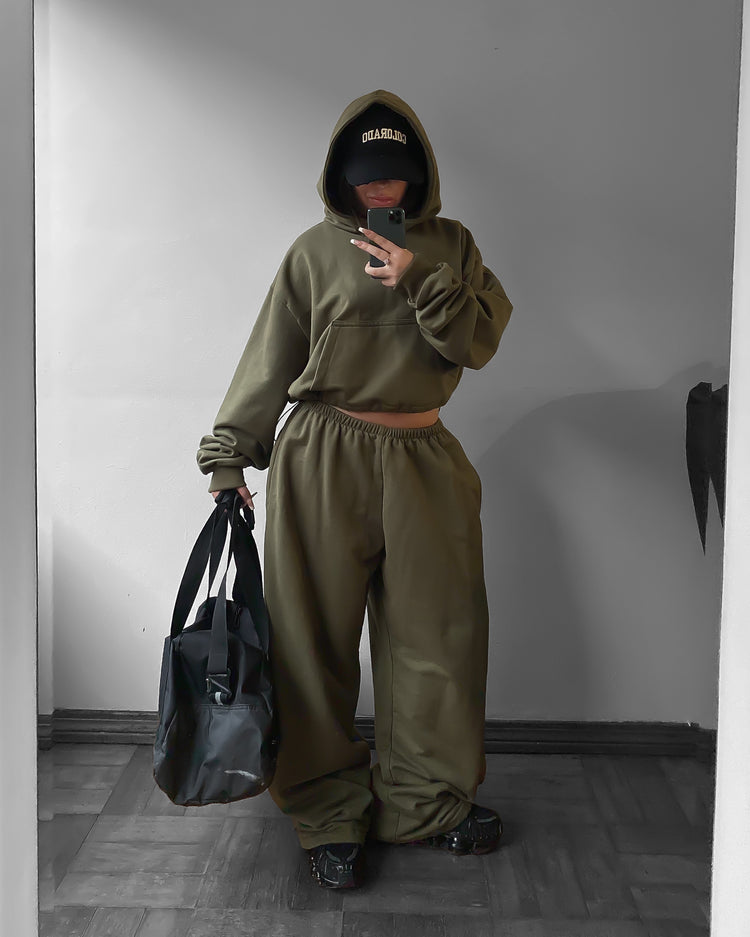 Conjunto pantalón básico pretina angosta + cropped hoodie
